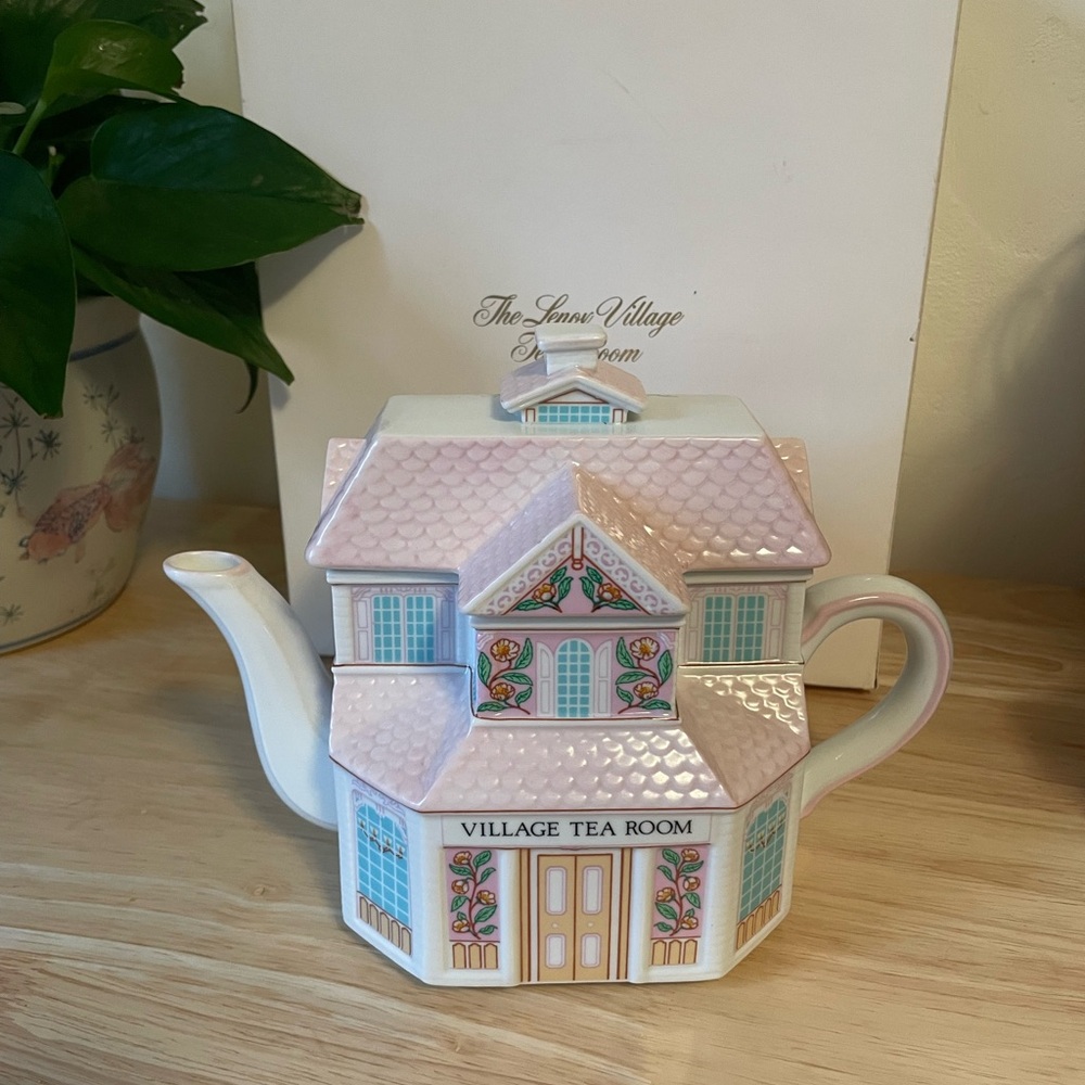 NEW IN BOX - Vintage 1991 The Lenox Village Tea Room Teapot w/lid